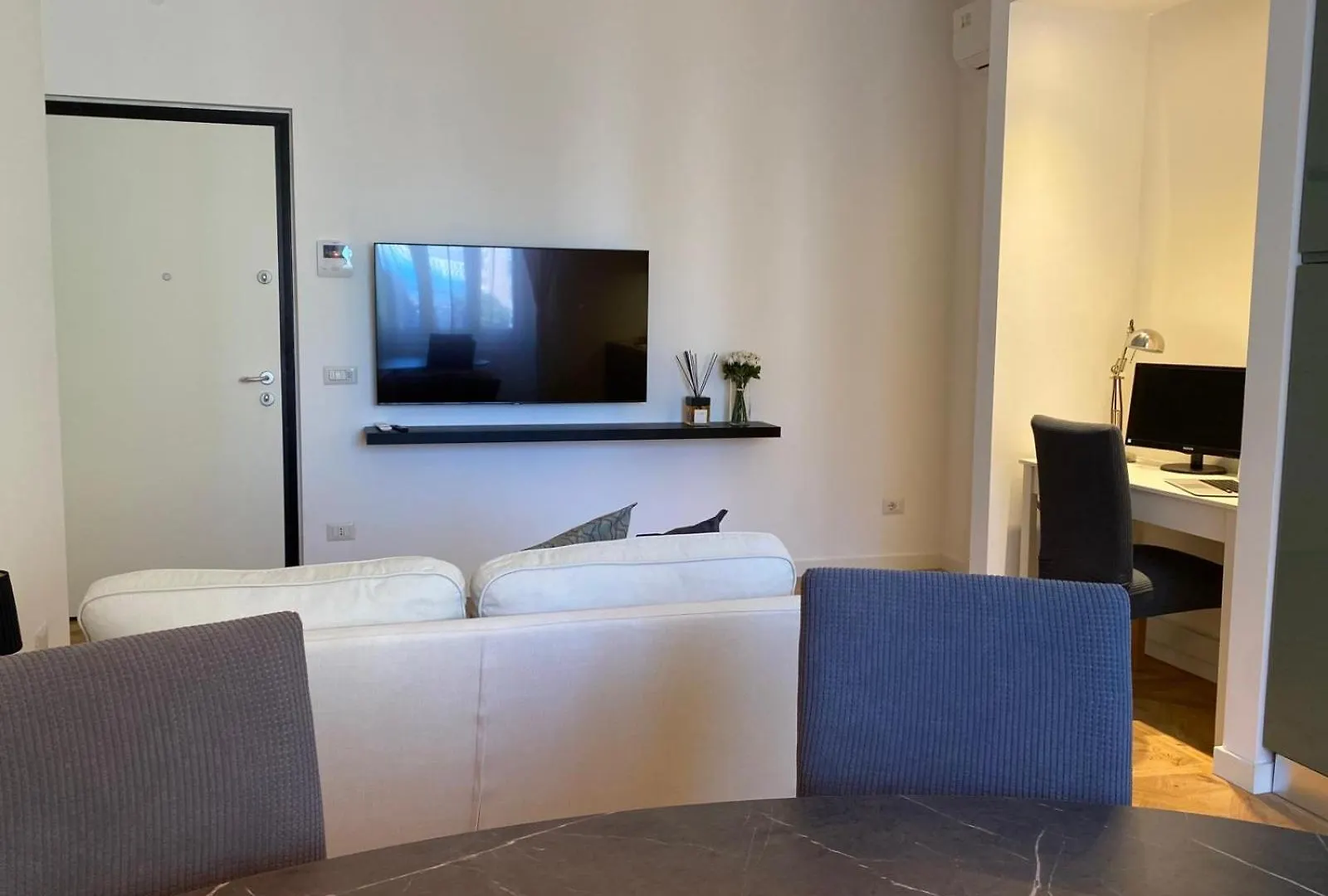 Modern 2 Bedrooms - Cino 15 Milano